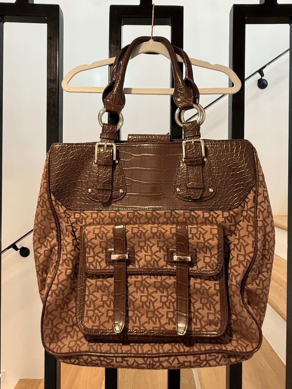 DKNY Vintage/Y2K Monogram Shoulder Bag *brown*